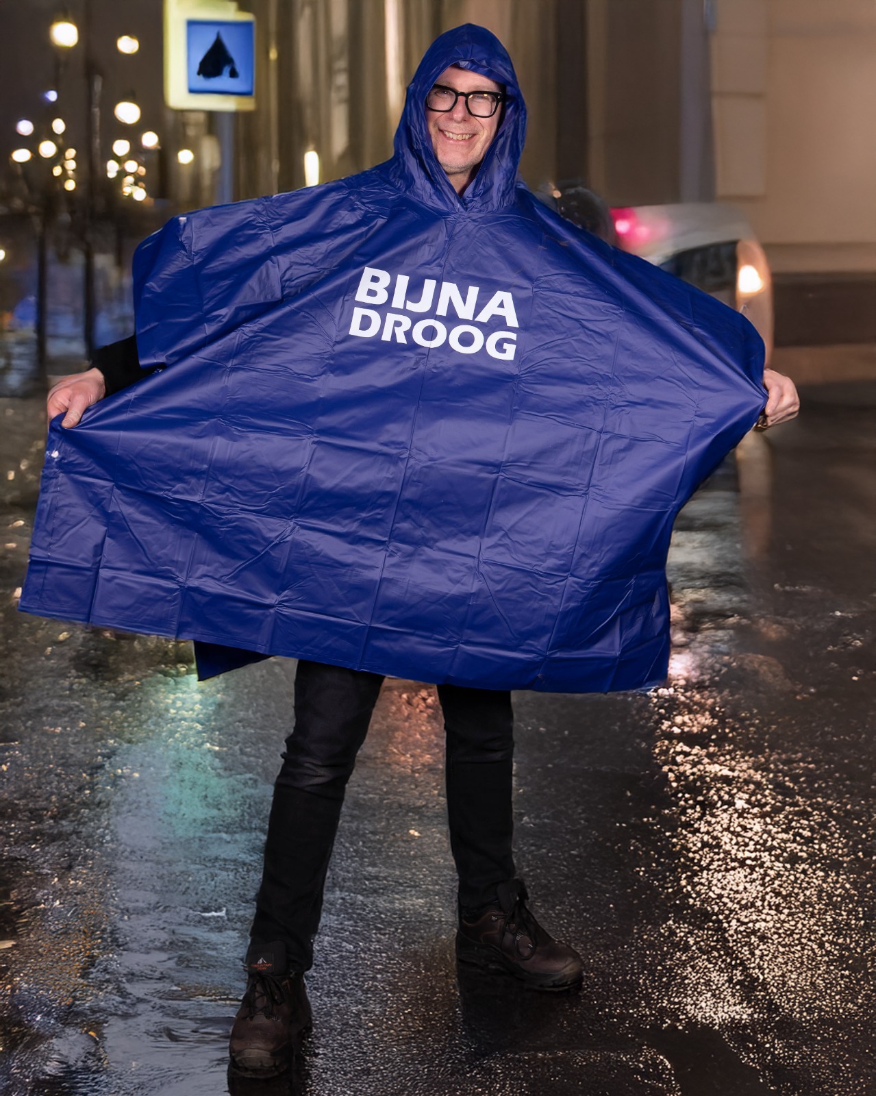 Poncho met tekst bijna droog